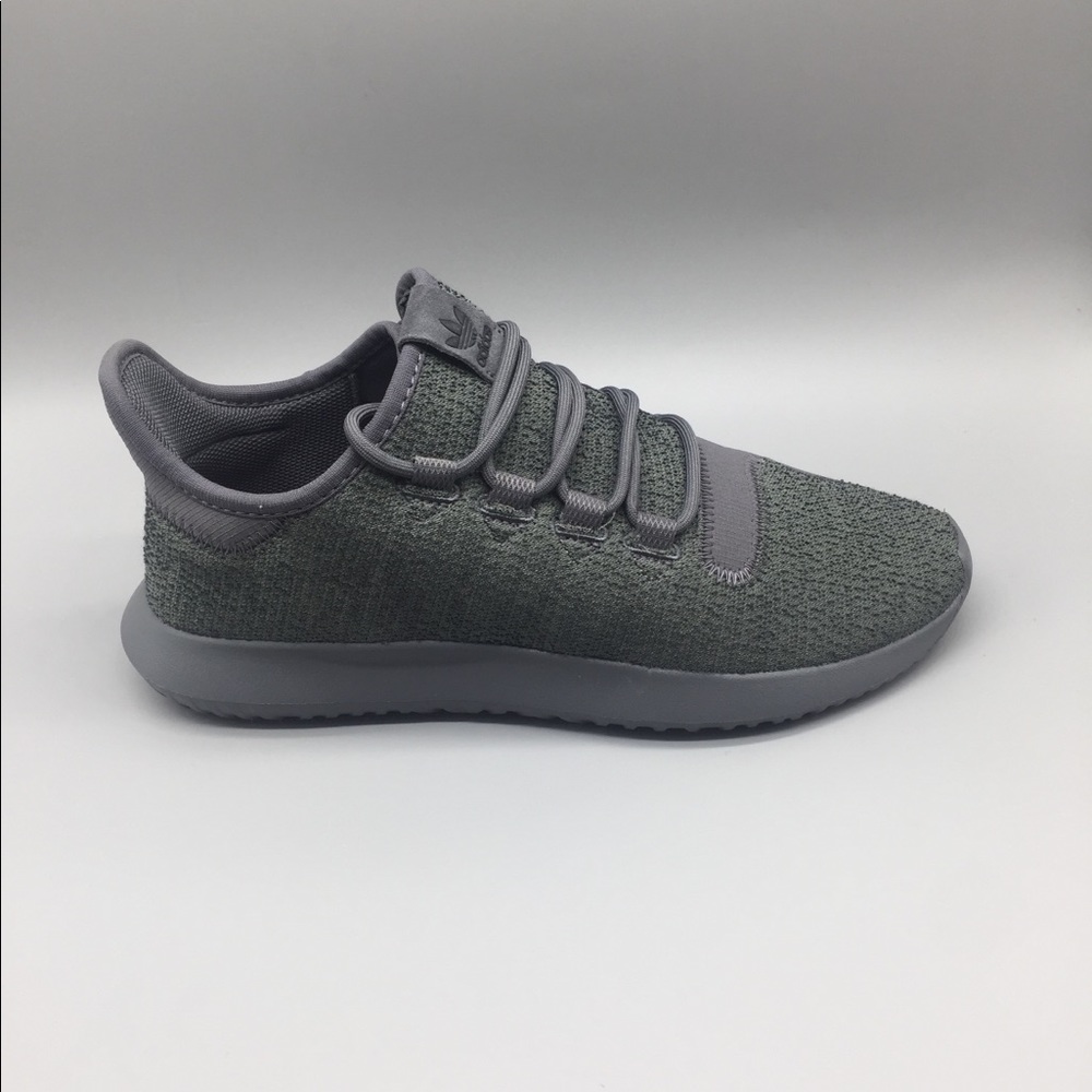 🔥Adidas Tubular *NEW*
